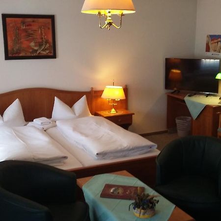 Hotel Am Berg ชเปรมแบร์ก ภายนอก รูปภาพ