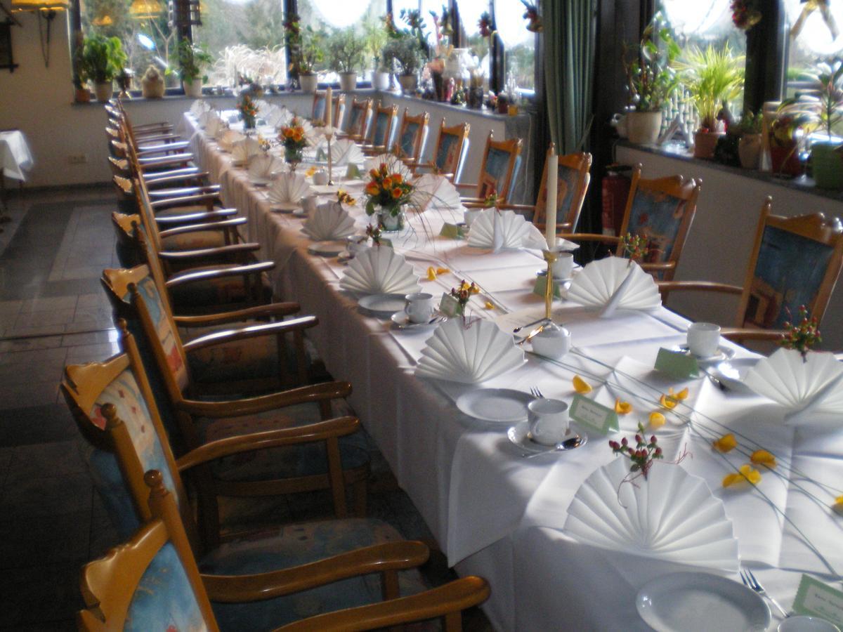Hotel Am Berg ชเปรมแบร์ก ภายนอก รูปภาพ