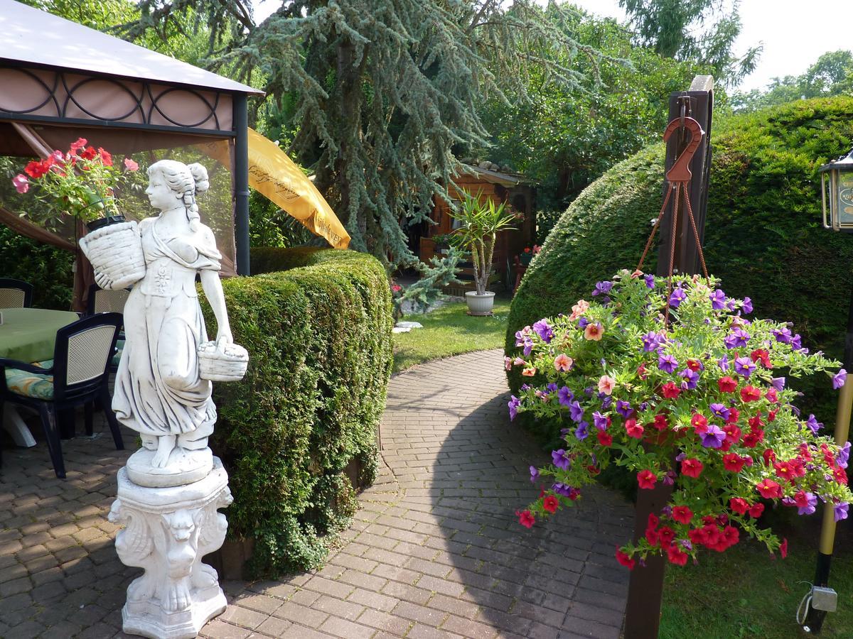 Hotel Am Berg ชเปรมแบร์ก ภายนอก รูปภาพ