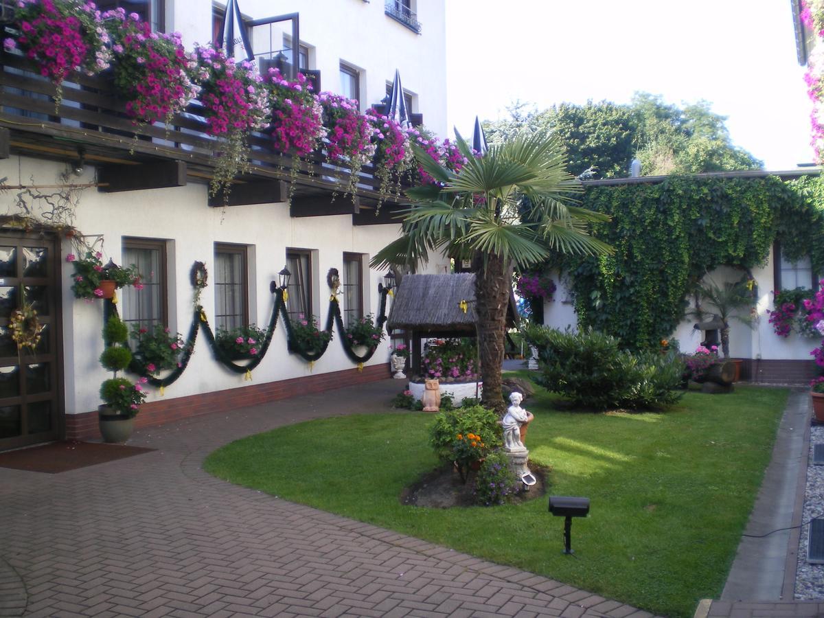 Hotel Am Berg ชเปรมแบร์ก ภายนอก รูปภาพ
