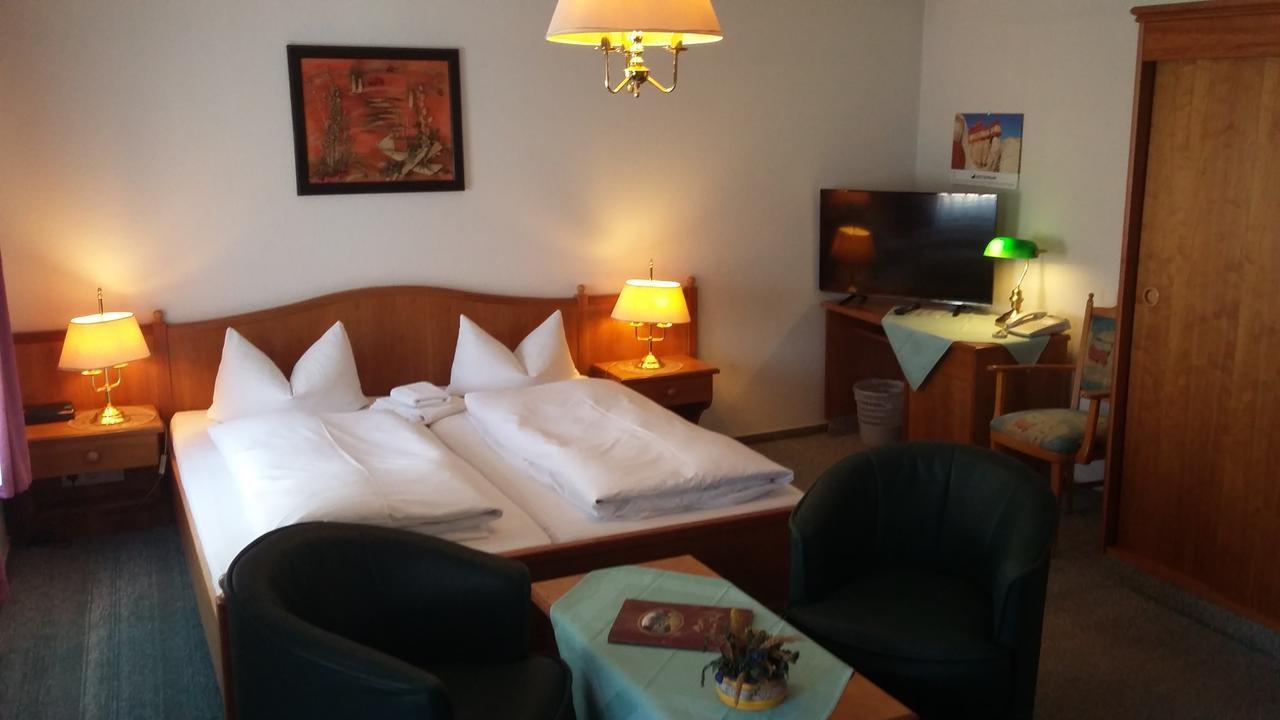 Hotel Am Berg ชเปรมแบร์ก ภายนอก รูปภาพ