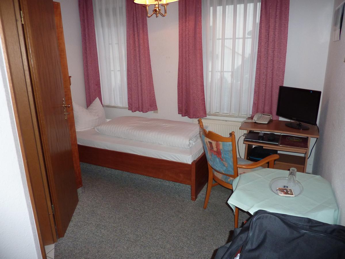 Hotel Am Berg ชเปรมแบร์ก ภายนอก รูปภาพ
