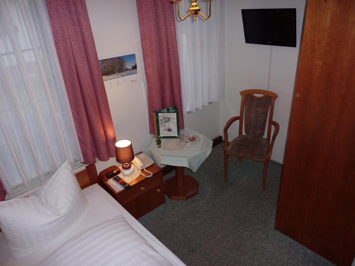 Hotel Am Berg ชเปรมแบร์ก ภายนอก รูปภาพ